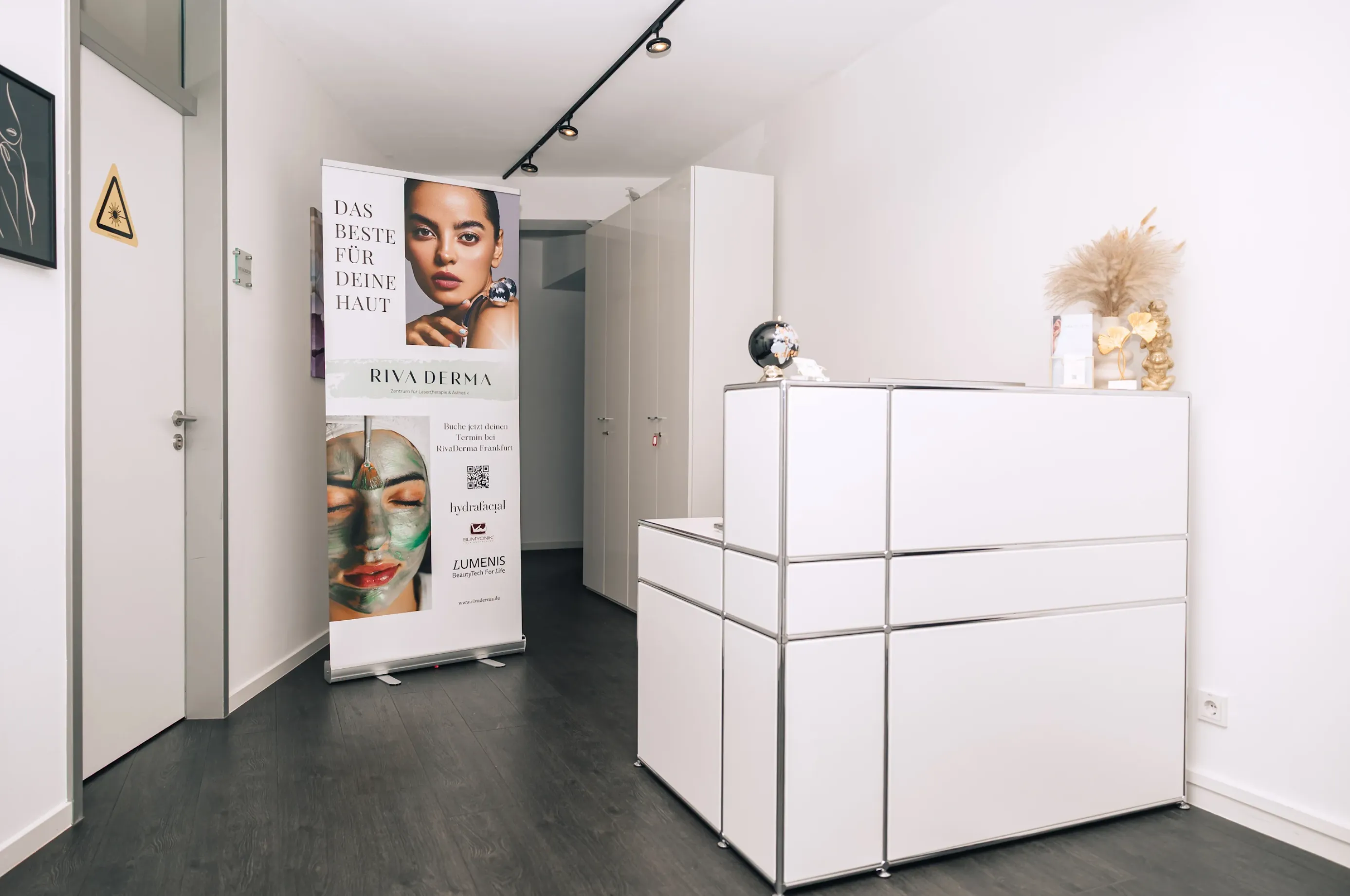 Rivaderma Frankfurt — Behandlungsraum